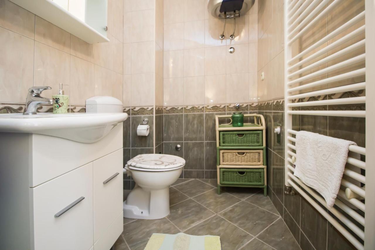 Apartamento House Kvin Baška Voda Exterior foto